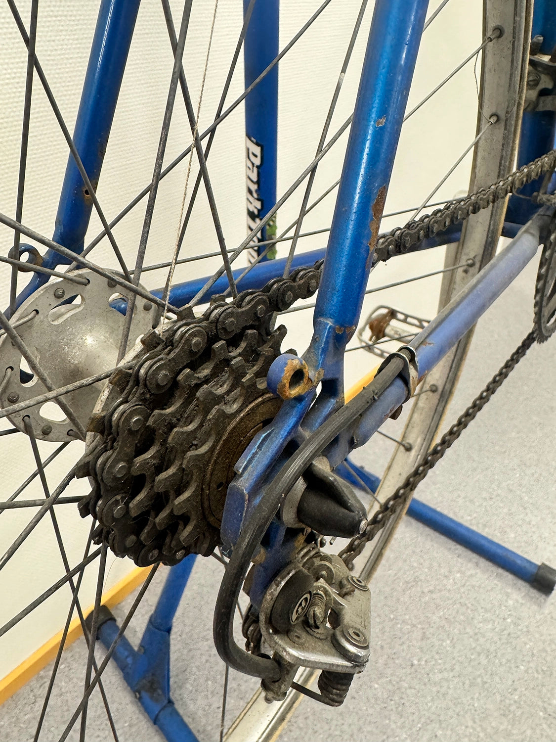 Sykkel prosjekt - her må du skifte ut deler og pusse den opp.