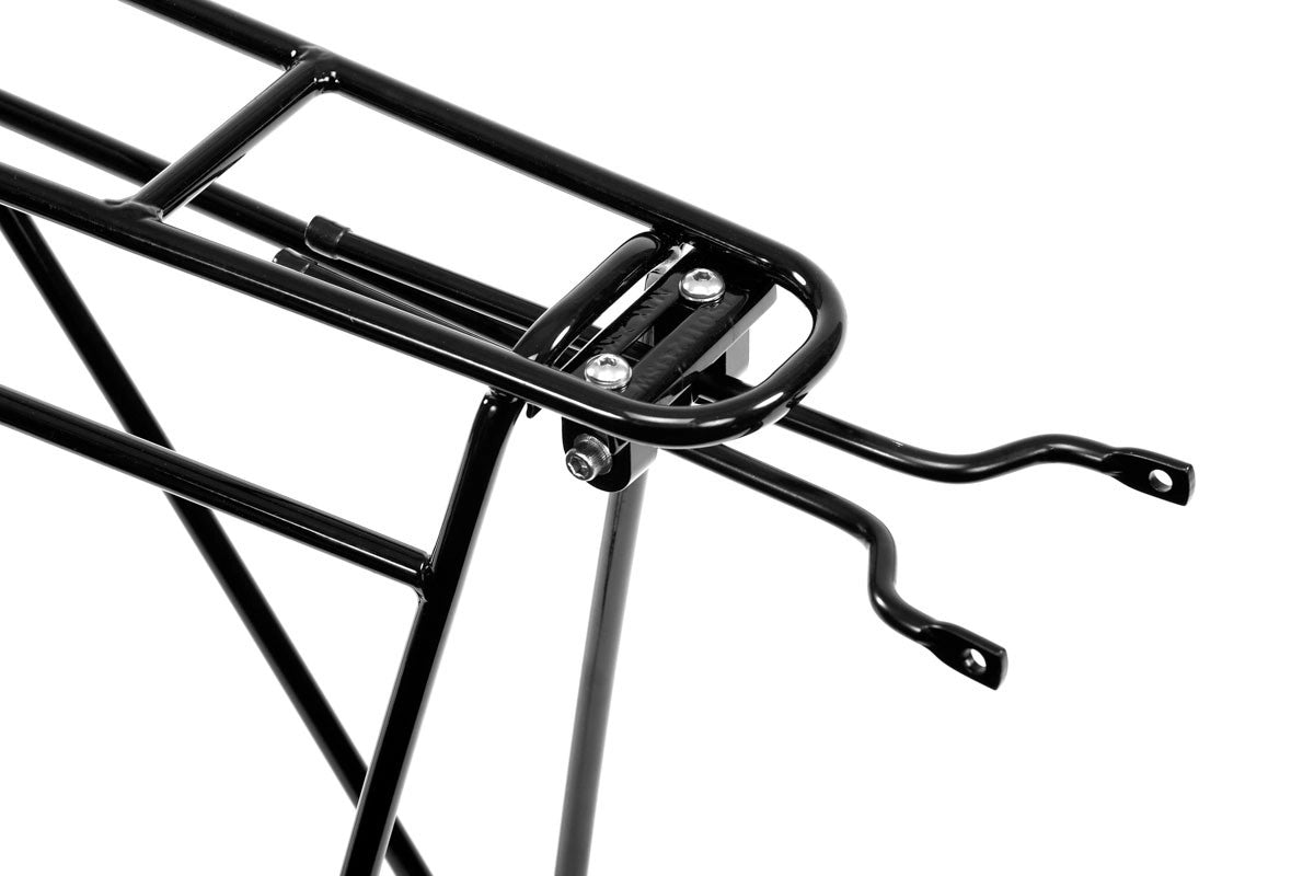 Commuter Rear Rack er konstruert av rustfritt stål, noe som gjør den lett og slitesterk. Stativet er tilgjengelig polert eller svart.
